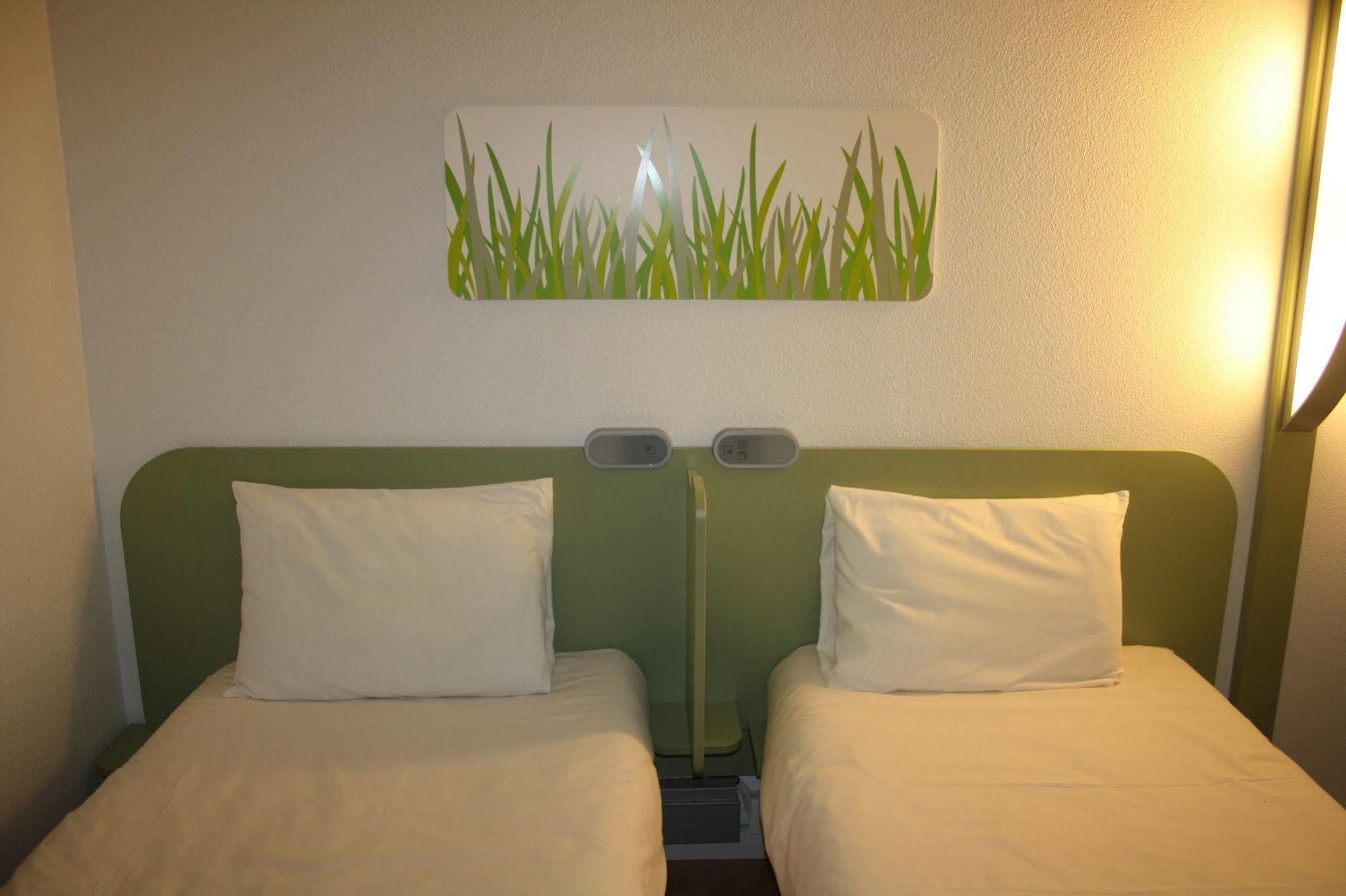 Ibis Budget איסוואר מראה חיצוני תמונה